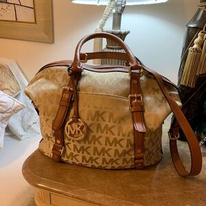 Michael Kors Bedford Belted Large Satchel bag